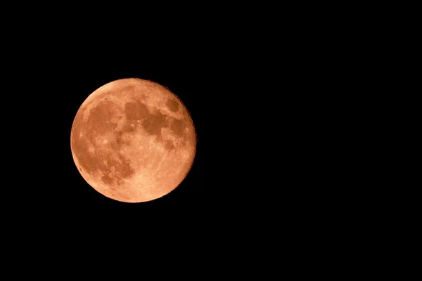 Nserá a mais baixa no céu em 18,6 anos, especialmente para os observadores do Hemisfério Norte.