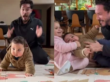 Imagem - VÍDEO: Ravi, de Viih Tube e Eliezer, tenta engatinhar aos 7 meses com ajuda da irmã
