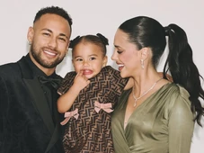 Imagem - Filha de Neymar, Mavie usa look de quase R$ 12 mil em leilão; veja detalhes