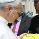 Imagem - Seleção abençoada: Cafú entrega camisa do Brasil ao papa Leão XIV