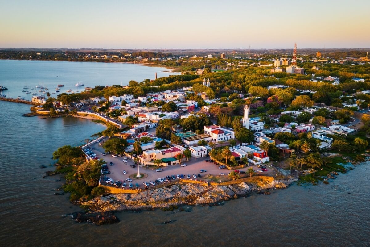Colonia del Sacramento encanta com um ambiente acolhedor e experiências únicas (Imagem: Ricucci Michele | Shutterstock) 