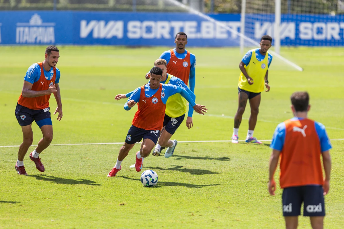 Elenco do Bahia treinando em preparação para enfrentar o Bragantino  por Rafael Rodrigues / EC Bahia