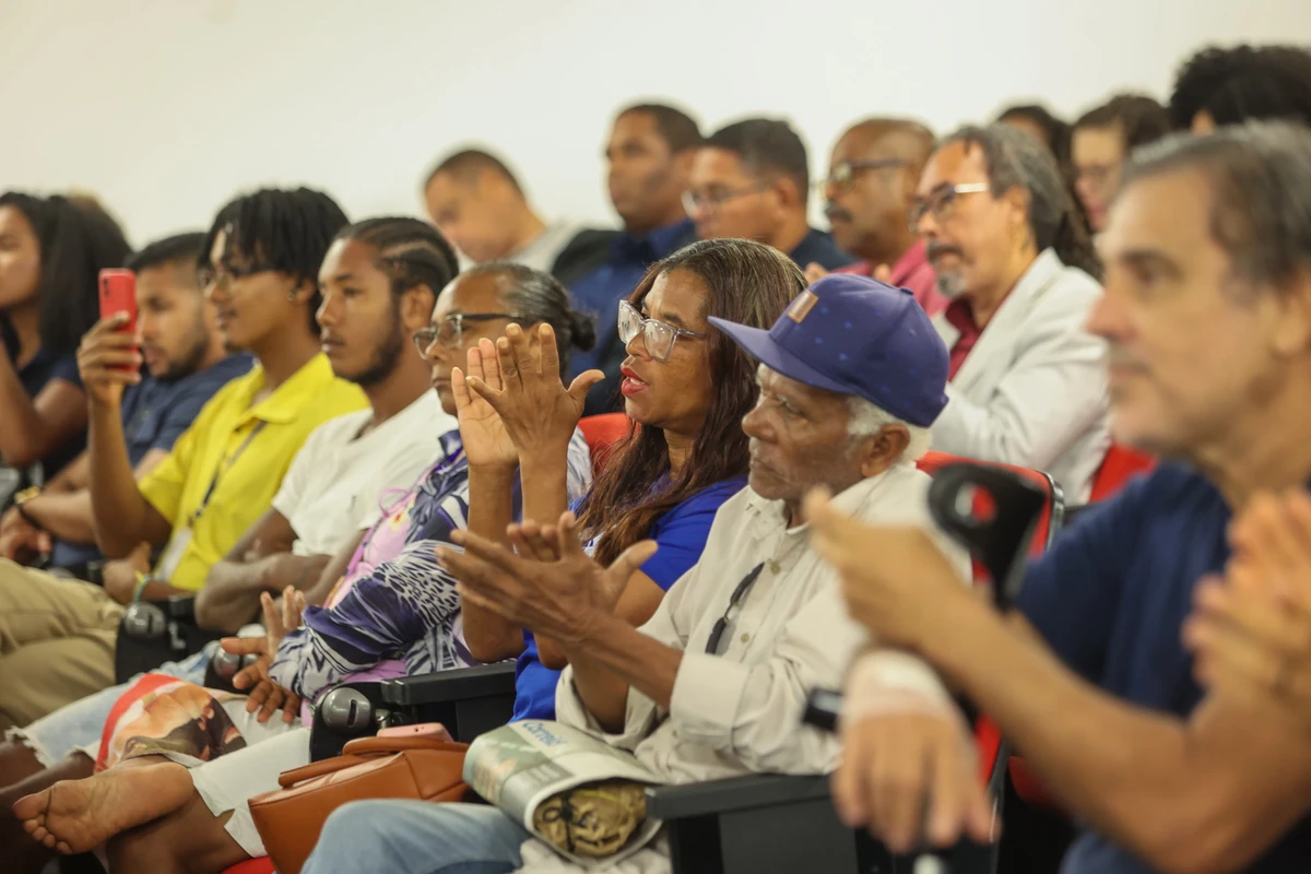 Público aplaude falas na audiência por Marina Silva/CORREIO
