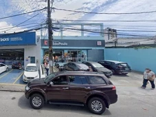 Imagem - É permitido estacionar nas vagas em frente a loja sem ser cliente? Advogado explica