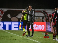 Imagem - Carpini lamenta empate contra o Cruzeiro marcado por lesão de Jamerson: ‘Noite triste’