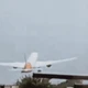 Imagem - Vídeo registra últimos momentos antes da queda do avião que caiu logo após decolar na Índia
