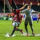 Imagem - Sob forte chuva, Vitória não consegue aproveitar expulsão do Cruzeiro e fica só no empate