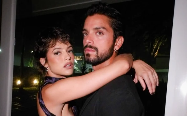 Agatha Moreira e Rodrigo Simas