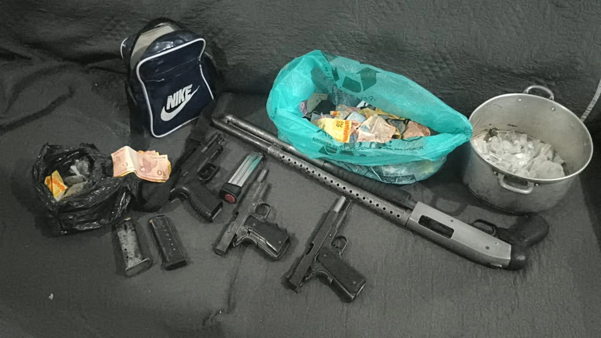 Armas e drogas foram apreendidas com suspeitos por PM-BA