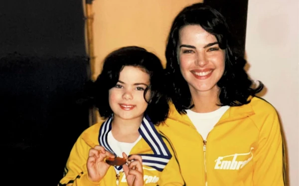Sósia mirim de Ana Paula Arósio fez comercial com a atriz em 2004 por Reprodução/TikTok