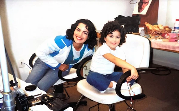 Sósia mirim de Ana Paula Arósio fez comercial com a atriz em 2004 por Reprodução/TikTok