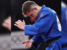 Imagem - Judoca brasileiro se lesiona em disputa por bronze e é surpreendido por gesto do rival