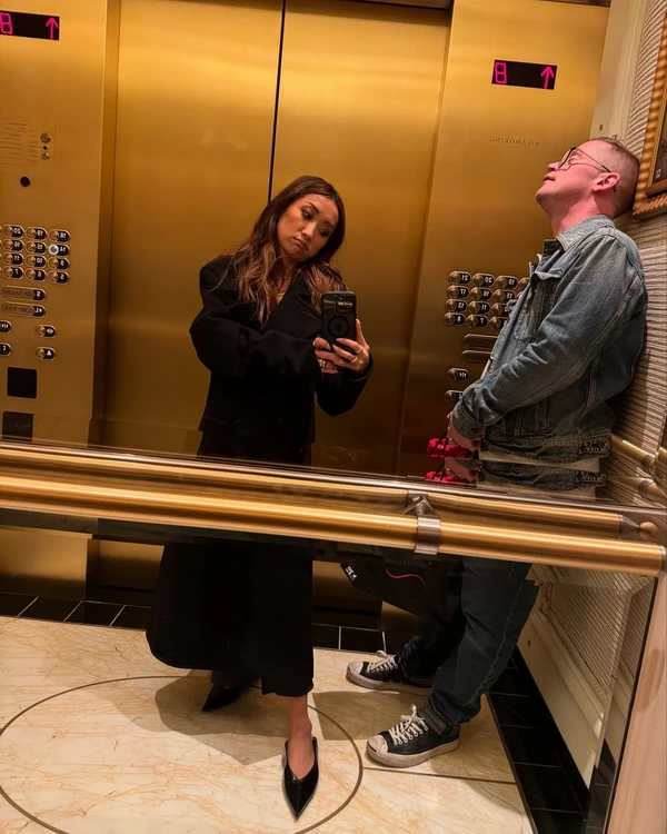 Brenda Song com o atual marido, Macaulay Culkin por Reprodução/Instagram