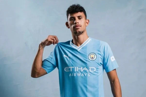 Matheus Nunes (Manchester City) por Divulgação/Manchester City
