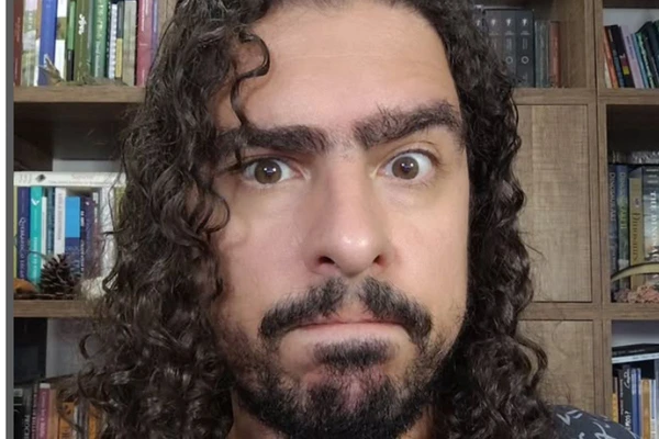 Pirulla é biólogo e youtuber