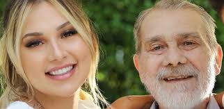 Virgínia e o pai por Reprodução