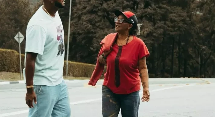 Imagem - 'A gente vai passar por mais essa', diz Sandra de Sá sobre acusações de estelionato envolvendo o filho