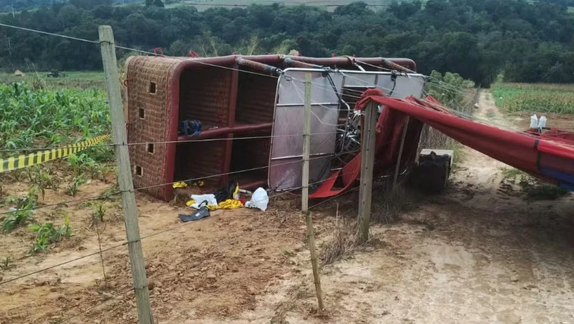 Imagem - Balão com mais de 30 pessoas cai e deixa passageira morta; piloto foi preso