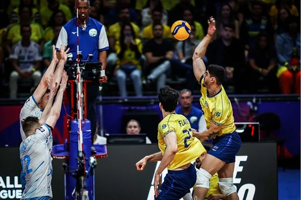 Brasil vence a Eslovênia por 3 sets a 0 em partida pela Liga das Nações de Vôlei