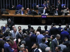 Imagem - Câmara aprova urgência para suspender decreto do IOF