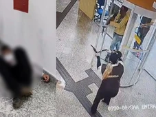 Imagem - Assalto frustrado: ladrão é baleado ao tentar render segurança de banco; veja vídeo