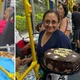 Imagem - Passageiros se unem, fazem café da manhã e até chá de bebê em linha de ônibus