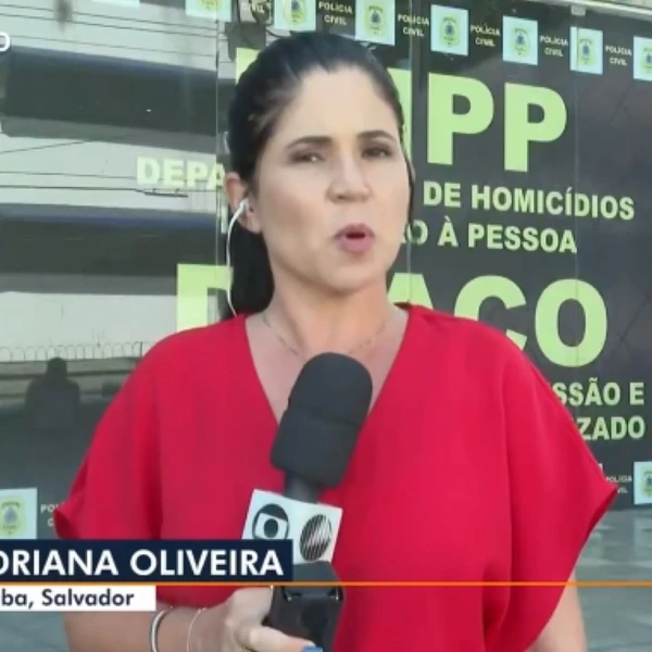 Adriana Oliveira por Reprodução