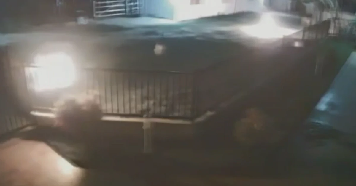 Com corpo em chamas, jovem correu para piscina vizinha