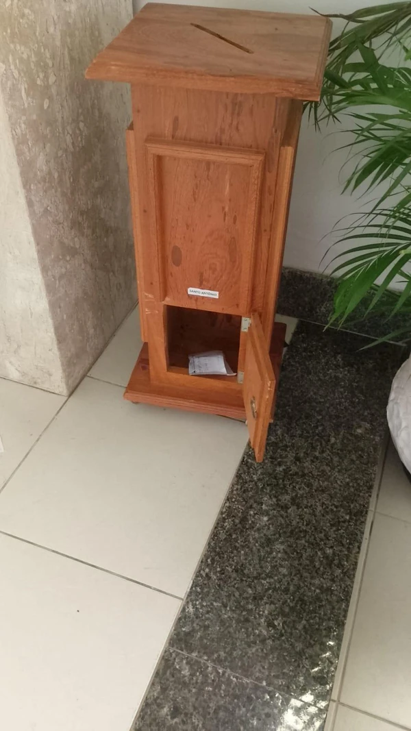 Ladrão invade paróquia em Salvador e arromba cofre com doações por Reprodução 