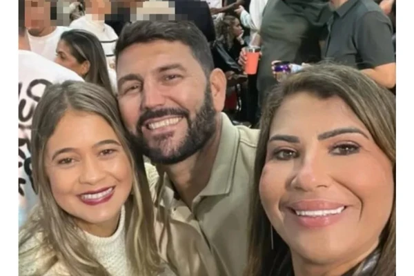 Vítimas estavam em festa antes do acidente  por Reprodução