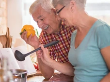 Imagem - Especialistas revelam como você deve montar a cozinha para aproveitar depois dos 60