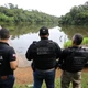 Imagem - Operação com drone aquático busca corpos de jovens executados em ferro-velho