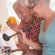 Imagem - Especialistas revelam como você deve montar a cozinha para aproveitar depois dos 60