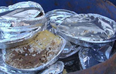 Marmitas eram usadas para enviar itens proibidos ao presídio por Reprodução