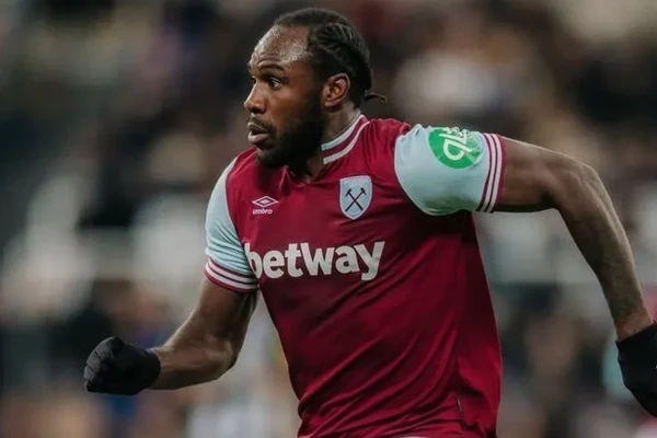 Michail Antonio 