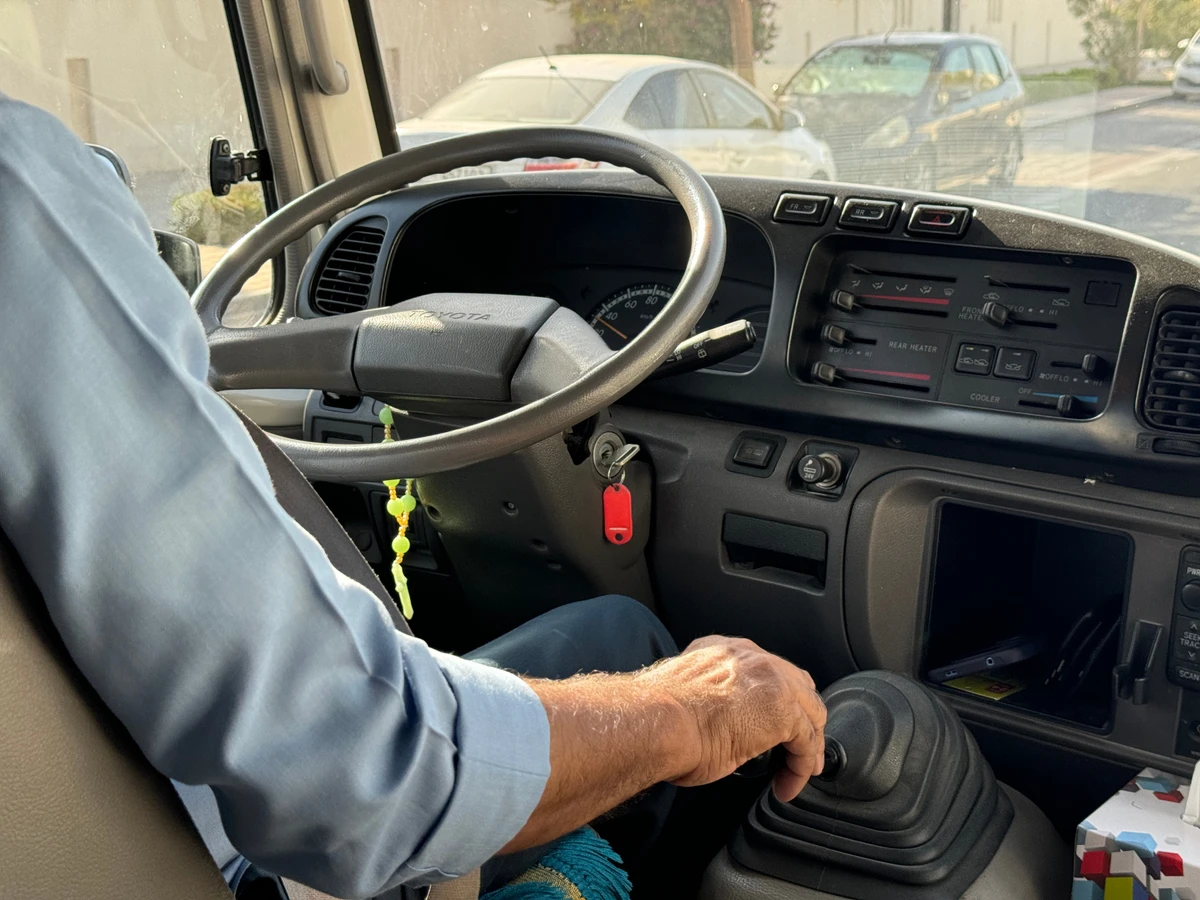 Motorista de ônibus por Shutterstock