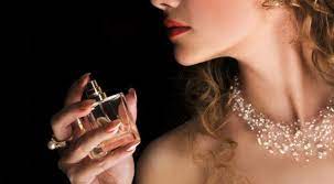 Perfumes  por Shutterstock