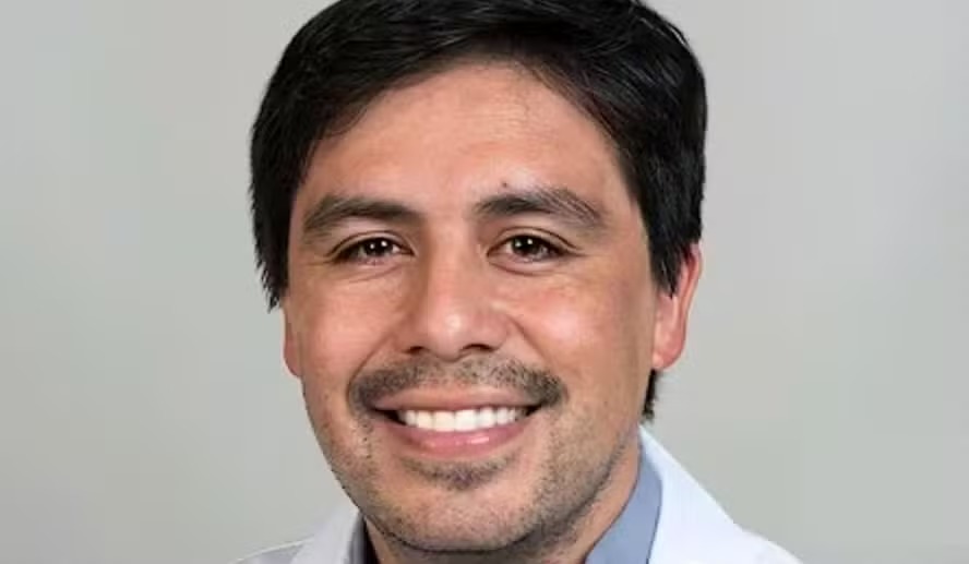 Salvador Plasencia, médico acusado por overdose do ator Matthew Perry por Reprodução