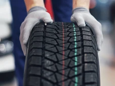 Imagem - O que significa o ponto vermelho no pneu do carro e para que ele serve?