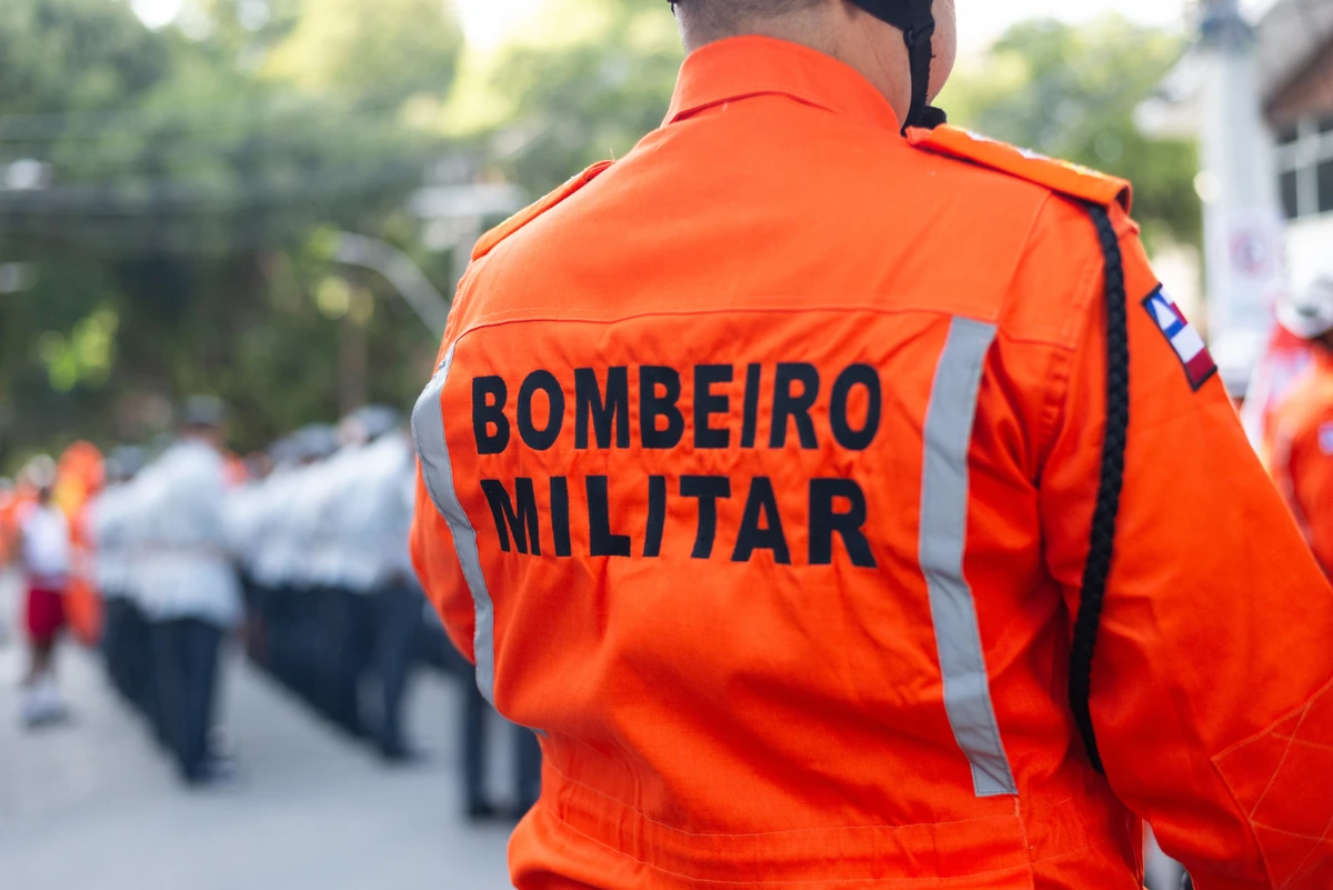 Bombeiro militar por Shutterstock