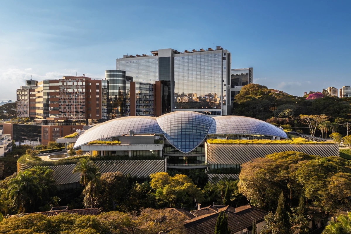 Centro de Ensino e Pesquisa e hospital no Morumbi revelam a expansão do Einstein