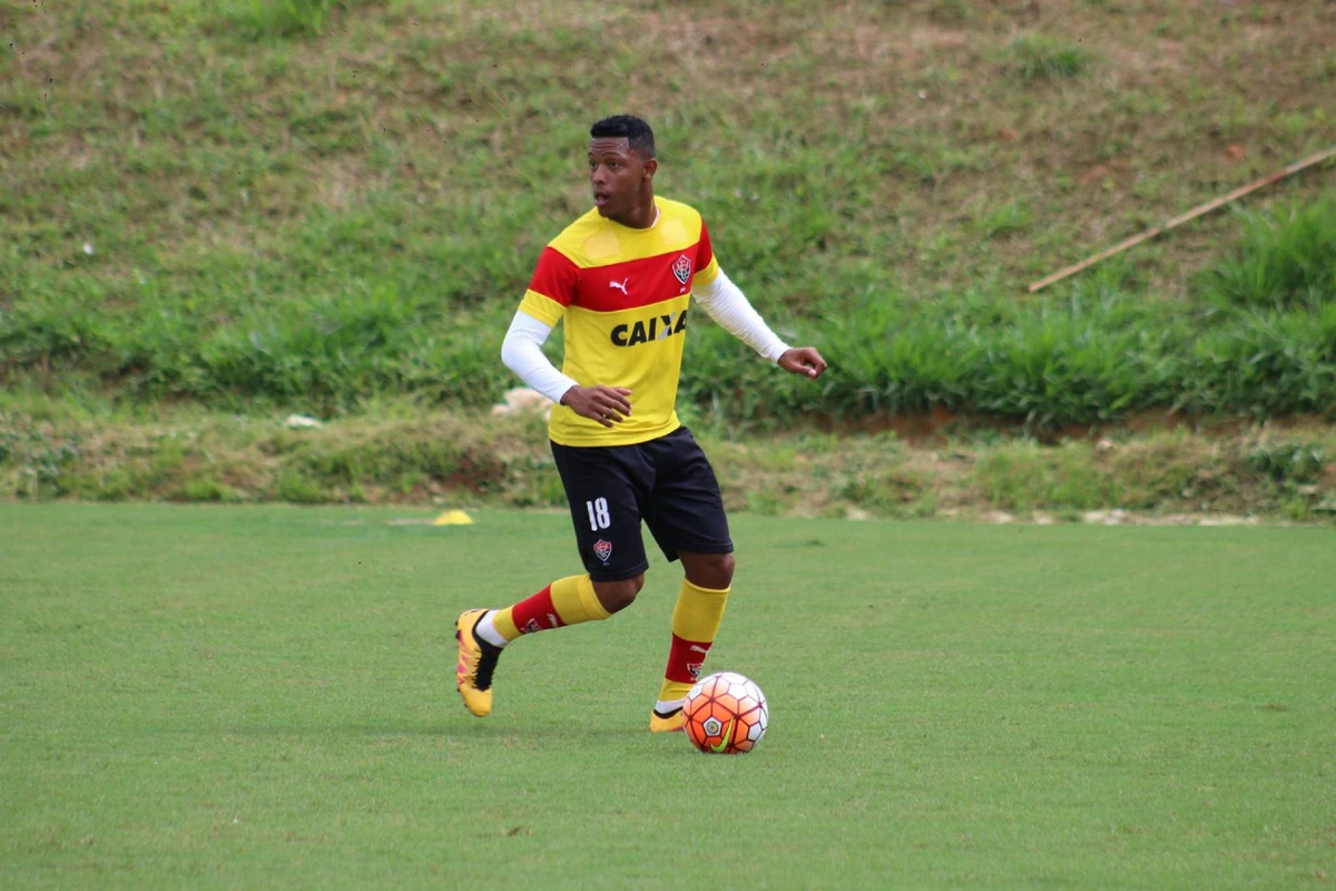 David atualmente defende o Vasco  por Francisco Galvão/EC Vitória