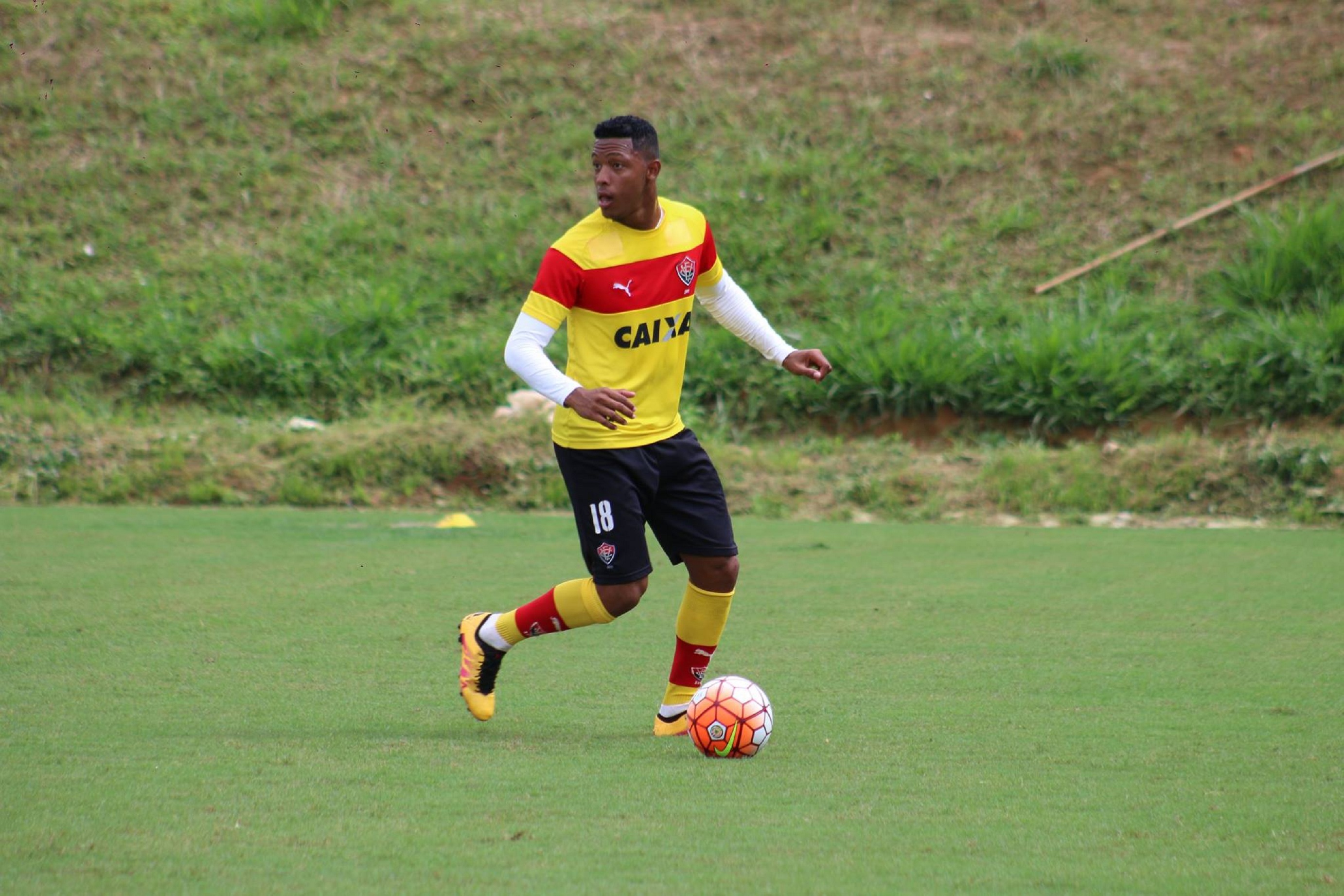David treinando na Toca  por Francisco Galvão/EC Vitória