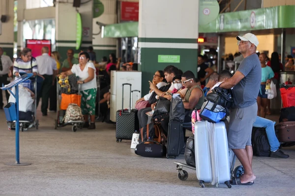 Estimativa é que mais de 87 mil pessoas passem pela rodoviária da capital por Marina Silva/ CORREIO