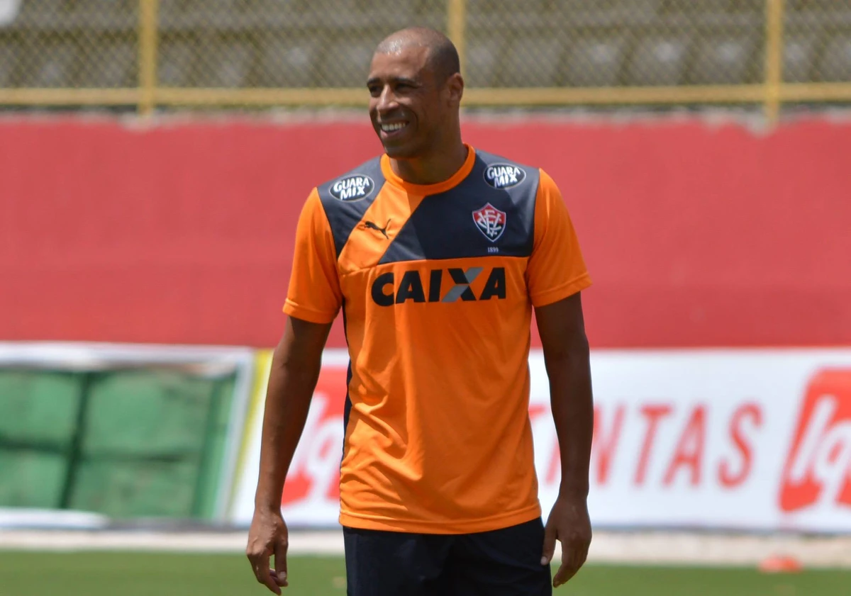 Jorge Wagner se aposentou em 2017, pelo Fluminense d Feira  por Francisco Galvão/EC Vitória
