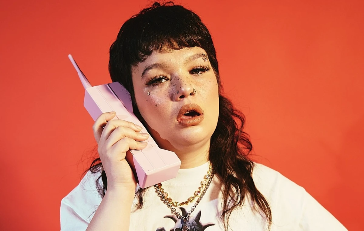 Lola Young por Divulgação