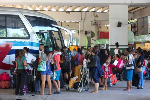 Movimento na rodoviária neste São João