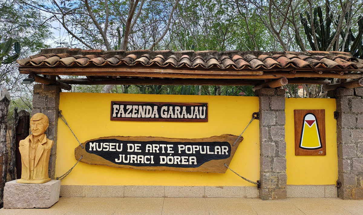 Portal  Museu de Arte Popular Juraci Dórea: a 300 km de Salvador, na Fazenda Garajau, entre Macajuba e Ruy Barbosa 
