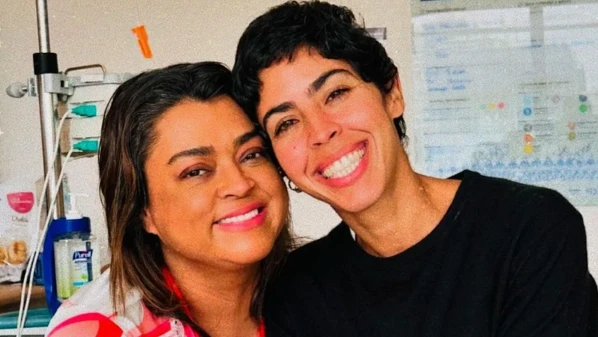 Bela Gil se emociona ao falar de sofrimento de Preta Gil por causa do câncer: 'É muito cruel'