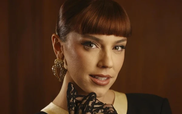 Alice Wegmann por Reprodução